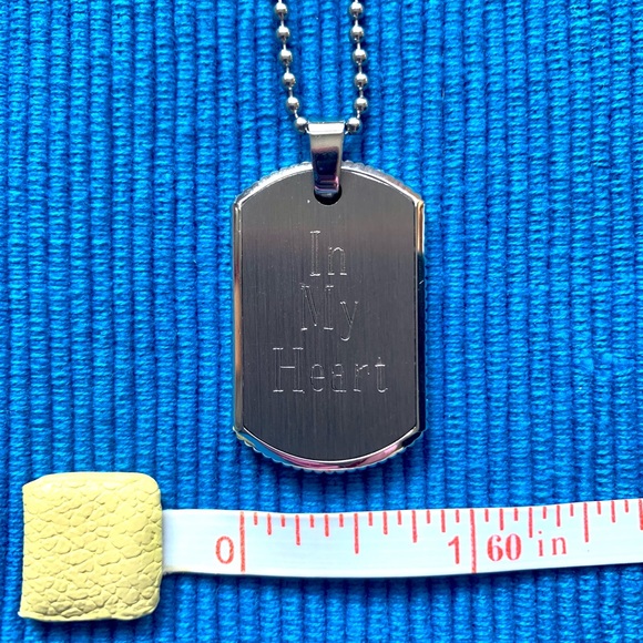 LITMAN JEWELERS Men’s Stainless Steel Pendant/Chain Engraved “In My Heart” - Picture 4 of 11
